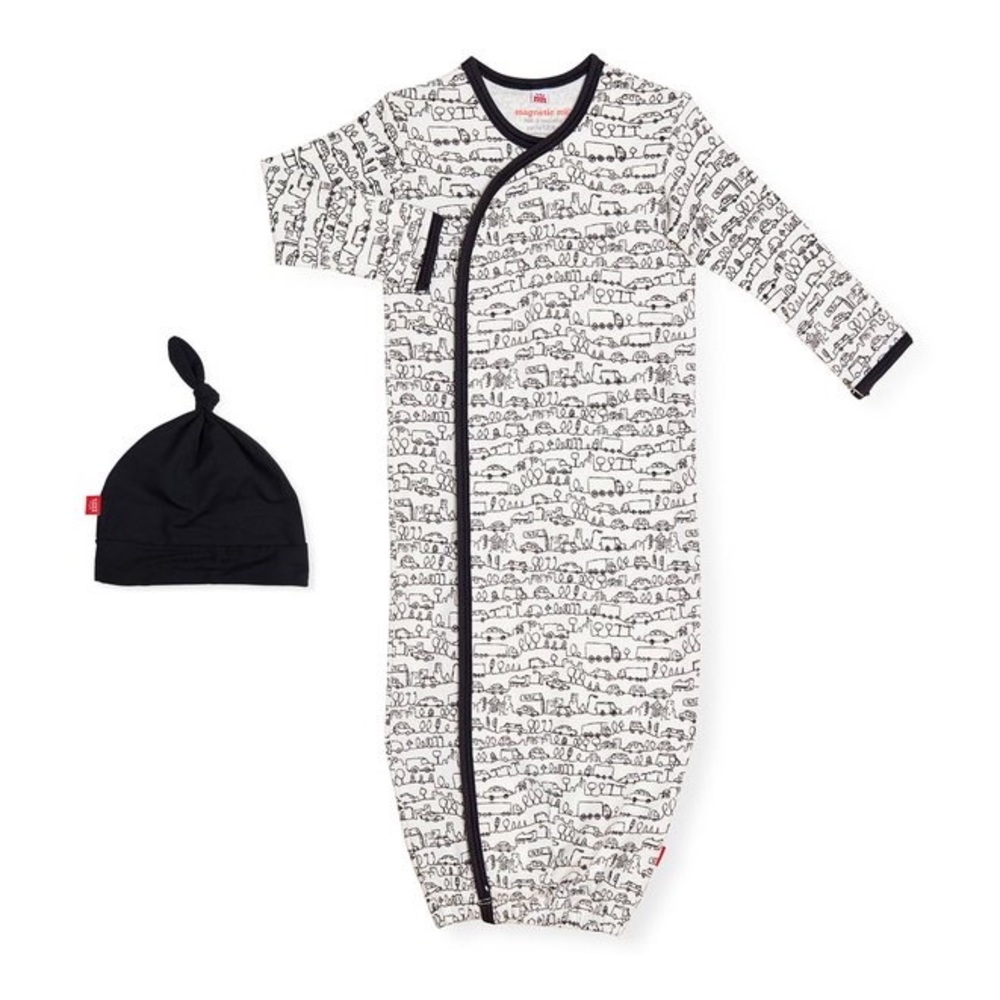 NWT Magnetic Me Gown Set
